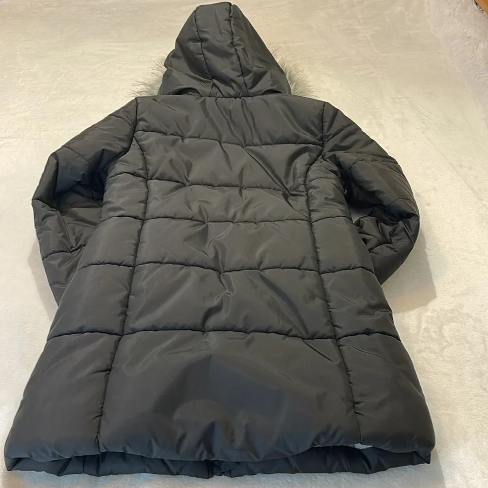 CALVIN KLEIN GIRLS PUFFER COAT. SIZE 6X , BLACK , GRAY